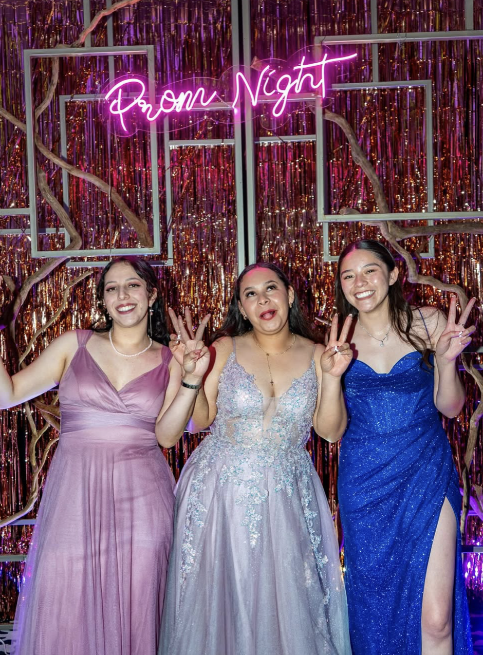 Graduadas Prom Night